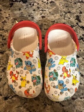 Kids crocs White Pokémon Print Clogs with Red Strap